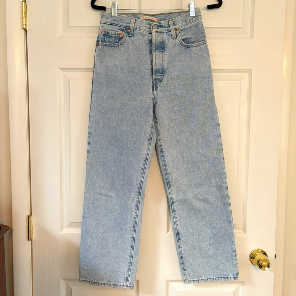 Levi's Premium light blue Ribcage Straight Ankle size W26 L27